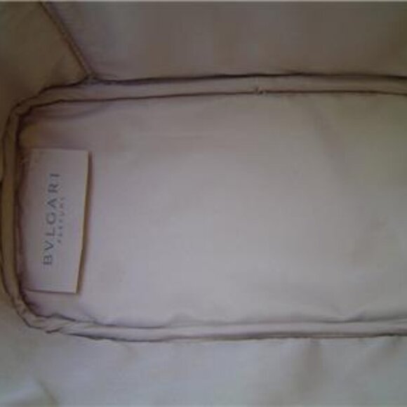 NEW AUTHENTIC BVLGARI PARFUMS GOLD SMALL TRAVEL VANITY CASE NWOT'S - Picture 8 of 10